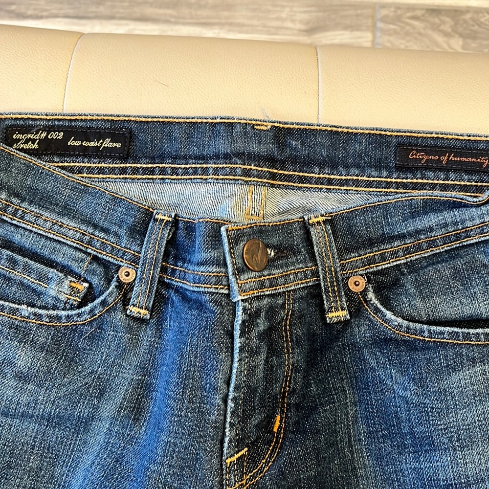 Low waist flare Citizens of Humanity jeans. Size 27